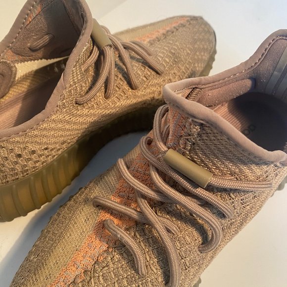 adidas Yeezy Boost 350 V2 Sand Taupe - Picture 7 of 8